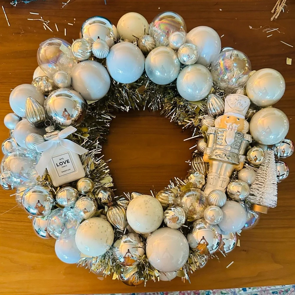 Elegant Silver and White Holiday Wreath